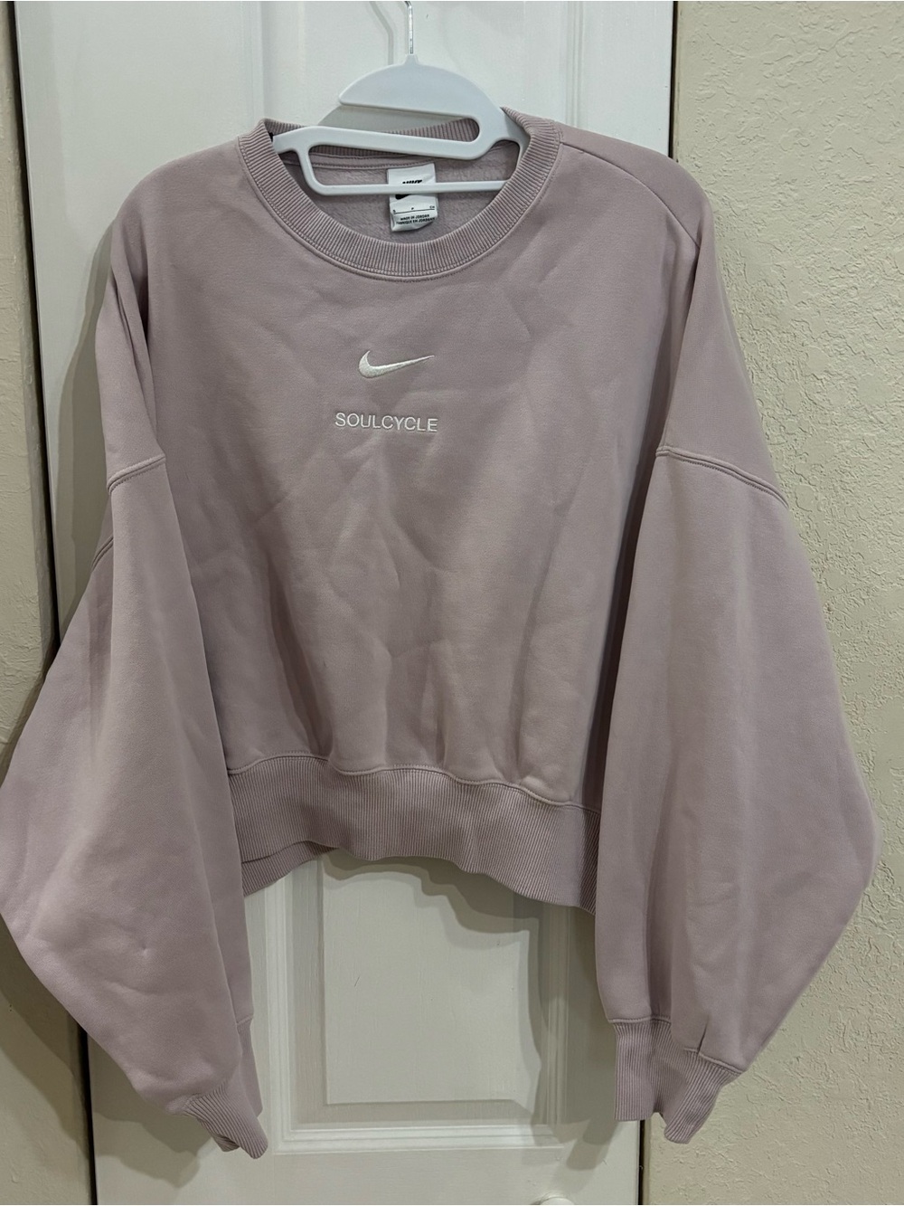 Nike x SoulCycle Women’s Oversized Crewneck Cropped Sweatshirt - Platinum Violet - Picture 4 of 8